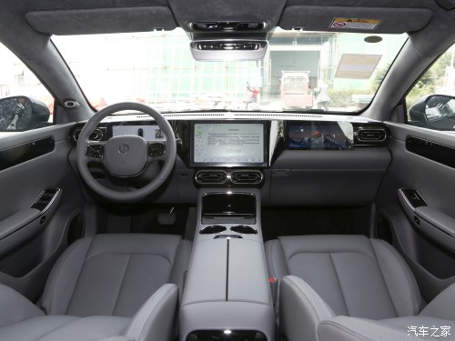 零跑c01热度狂飙爆火的原因在哪,零跑c01最适合买哪个版本