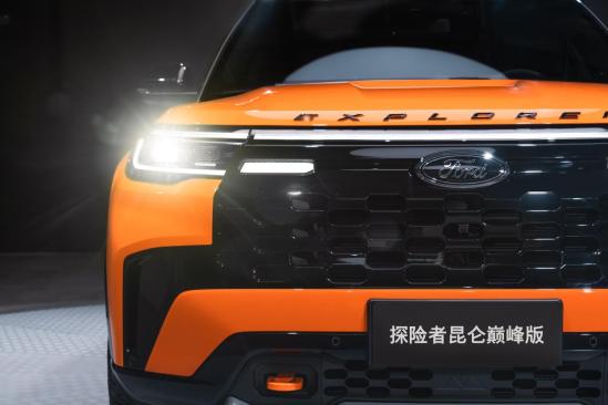 评测福特探险者昆仑巅峰版,福特探险者昆仑巅峰版刷林肯皮肤