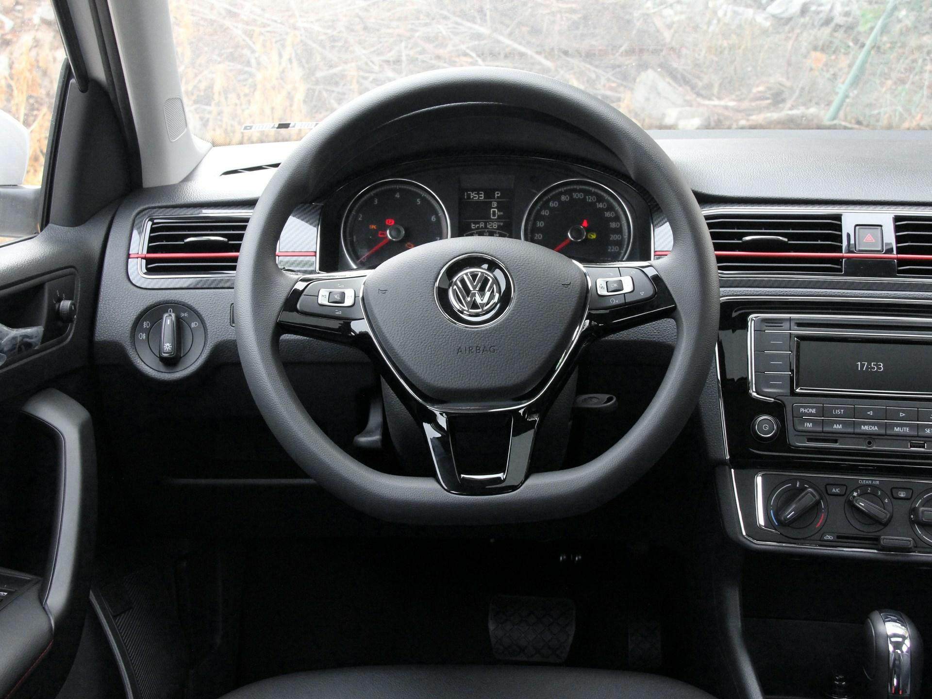 昕锐和桑塔纳哪个更皮实耐用,经典一代大众桑塔纳