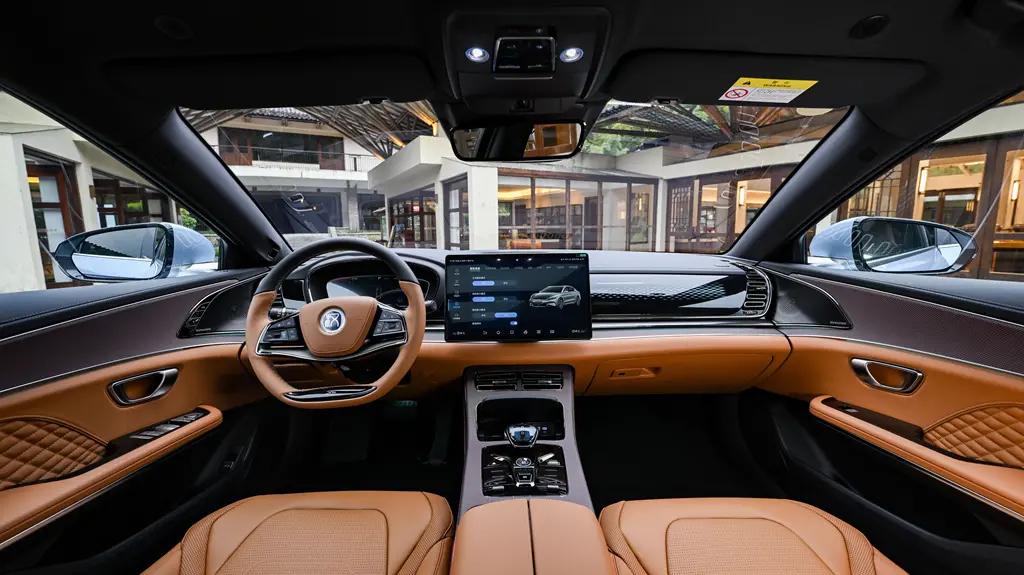 比亚迪汉ev冠军版顶配沉浸式体验,颜值能打操控出色比亚迪汉ev