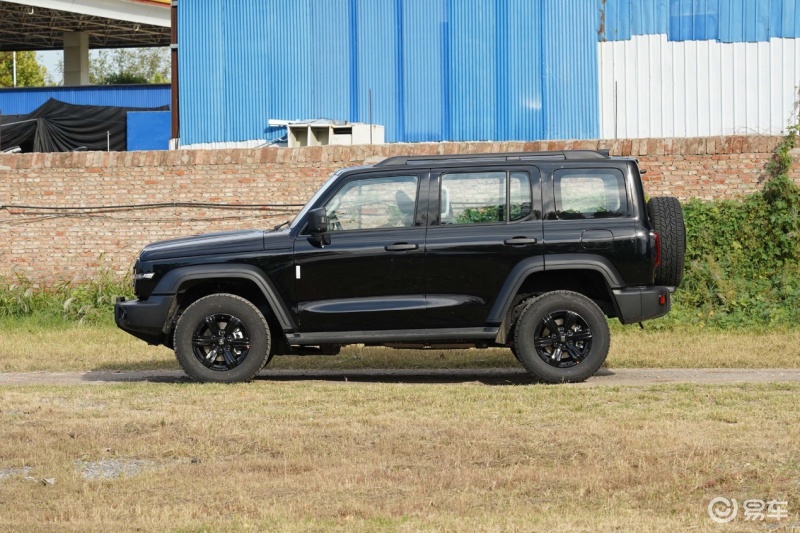 国产可家用可越野的硬派suv推荐,50万以上性价比高的硬派越野suv