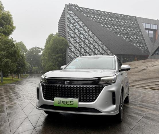 蓝电e5混动臻享版试驾,蓝电e5混动最低配评测