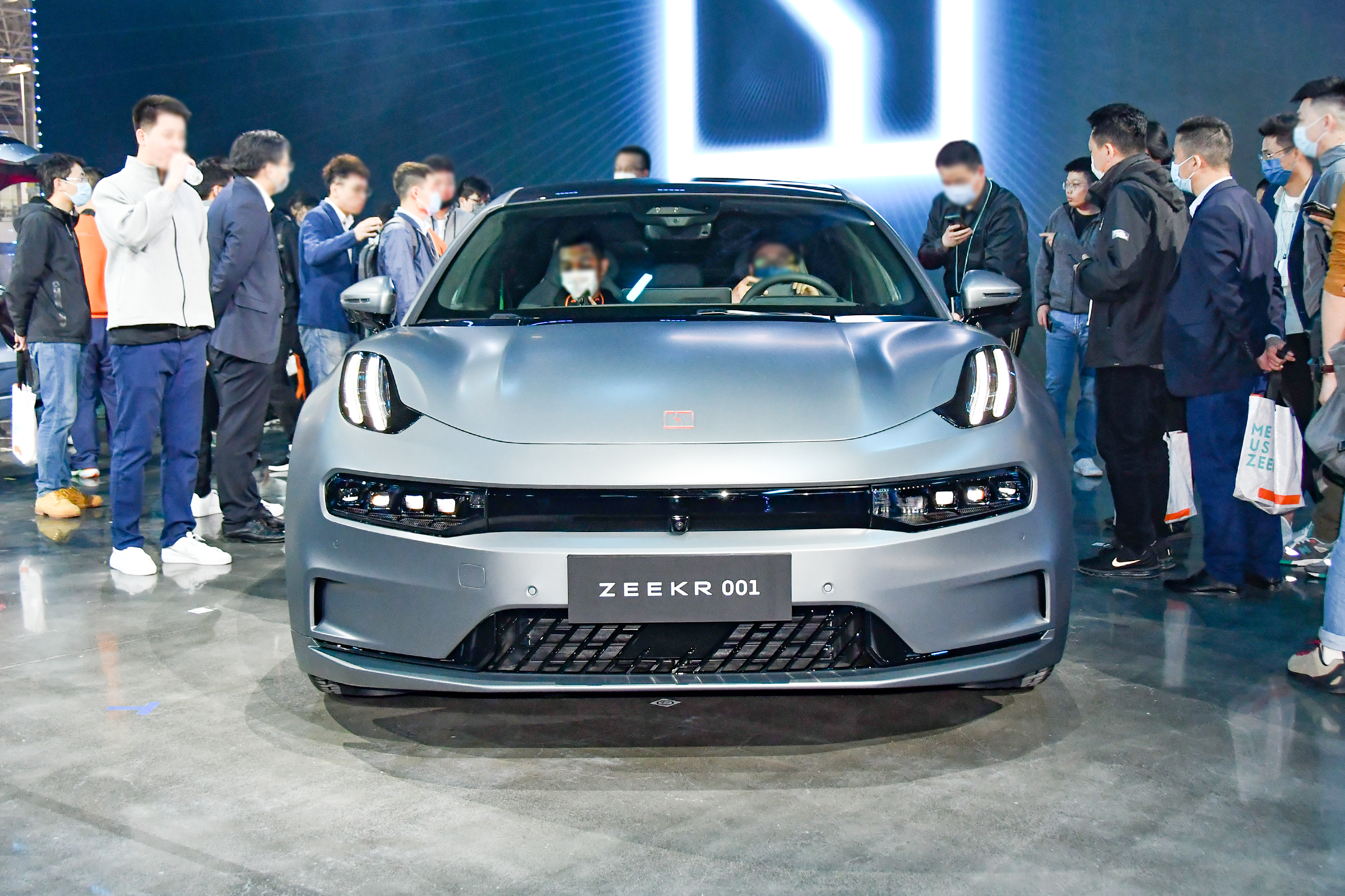 30万元的“国产版”保时捷Panamera是否值得购买？极氪001如何？