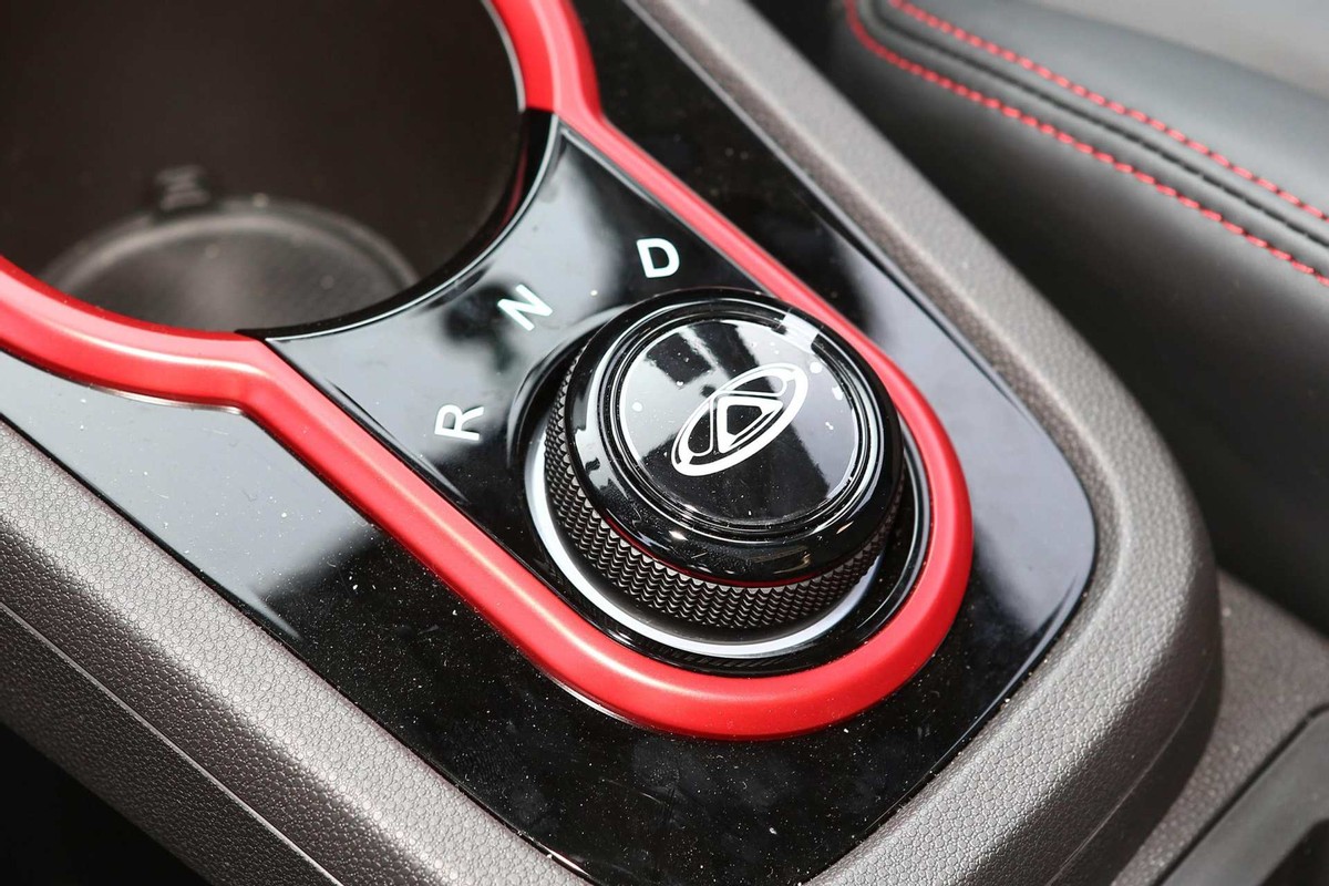 奇瑞小蚂蚁全方位测评,要豪华还要绿牌别错过奇瑞小蚂蚁