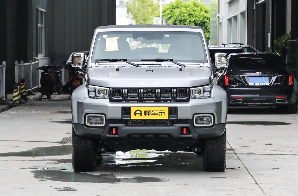 黑武士北京bj40越野实测,坦克300BJ40越野对比