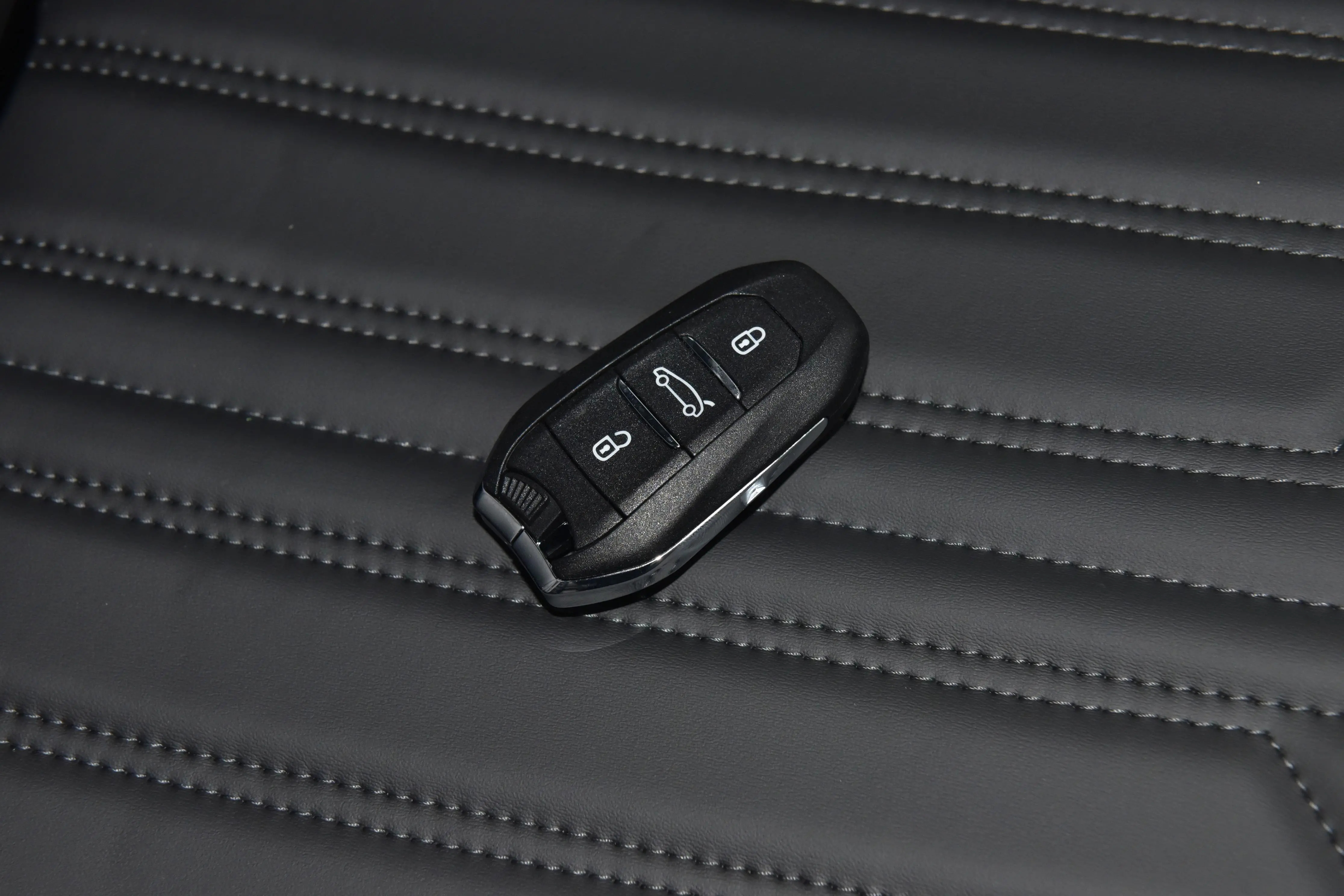 标致20081.2t二手车价,标致20081.2t百公里加速