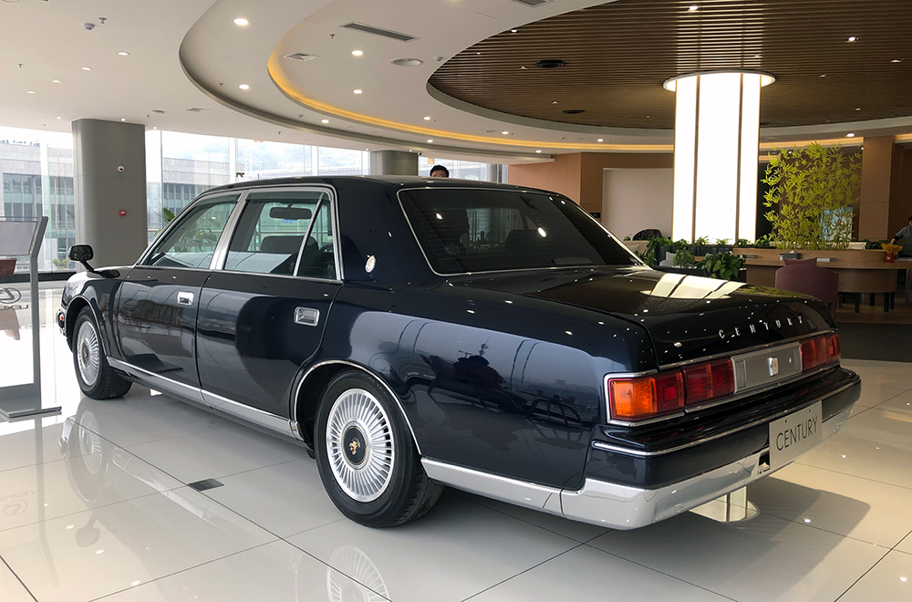 手工打造金凤凰为标！实拍日本皇族*用御**座驾第二代丰田世纪