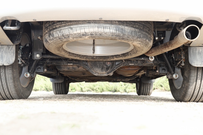 国产可家用可越野的硬派suv推荐,50万以上性价比高的硬派越野suv