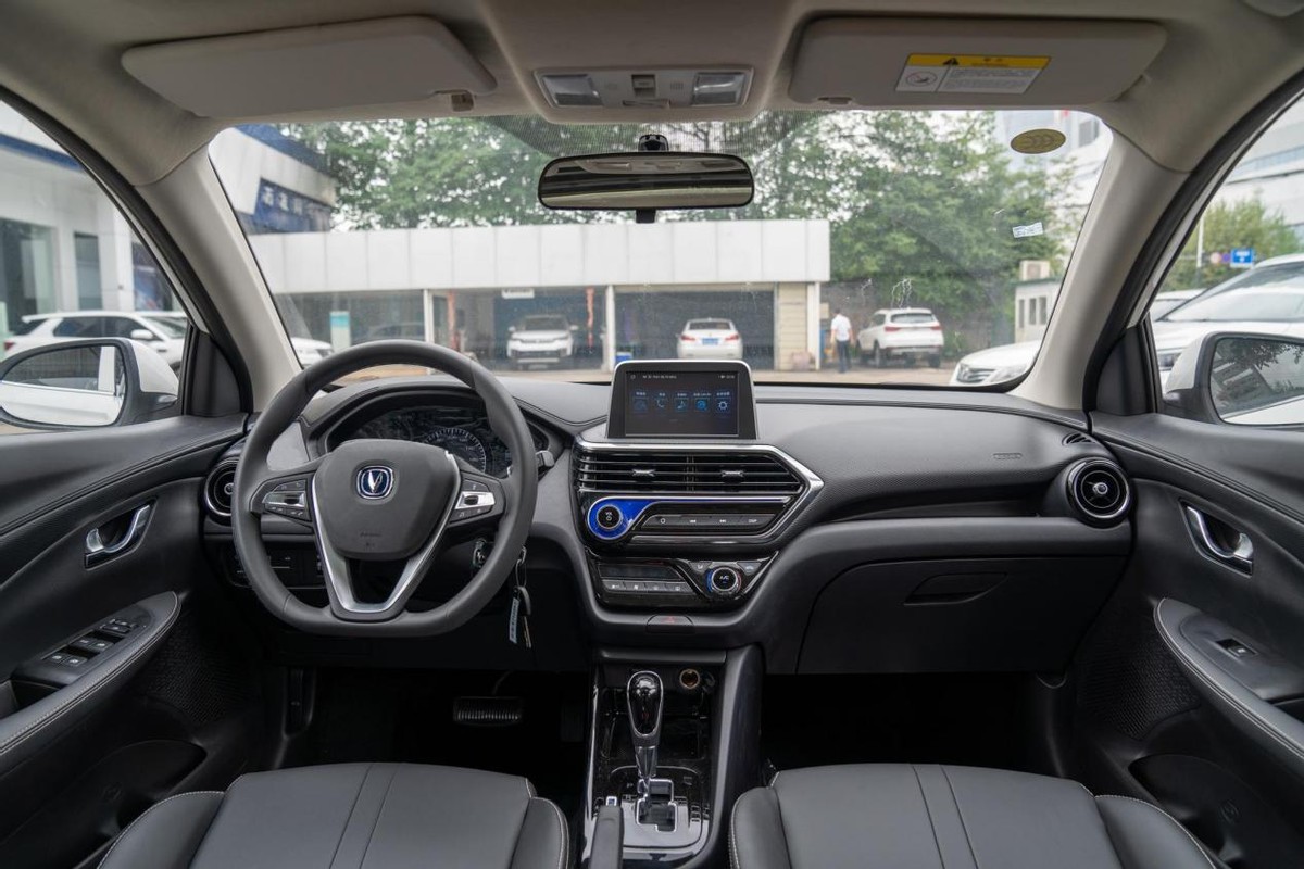 长安悦翔手动舒适型性价比,长安悦翔国六版油耗及价格