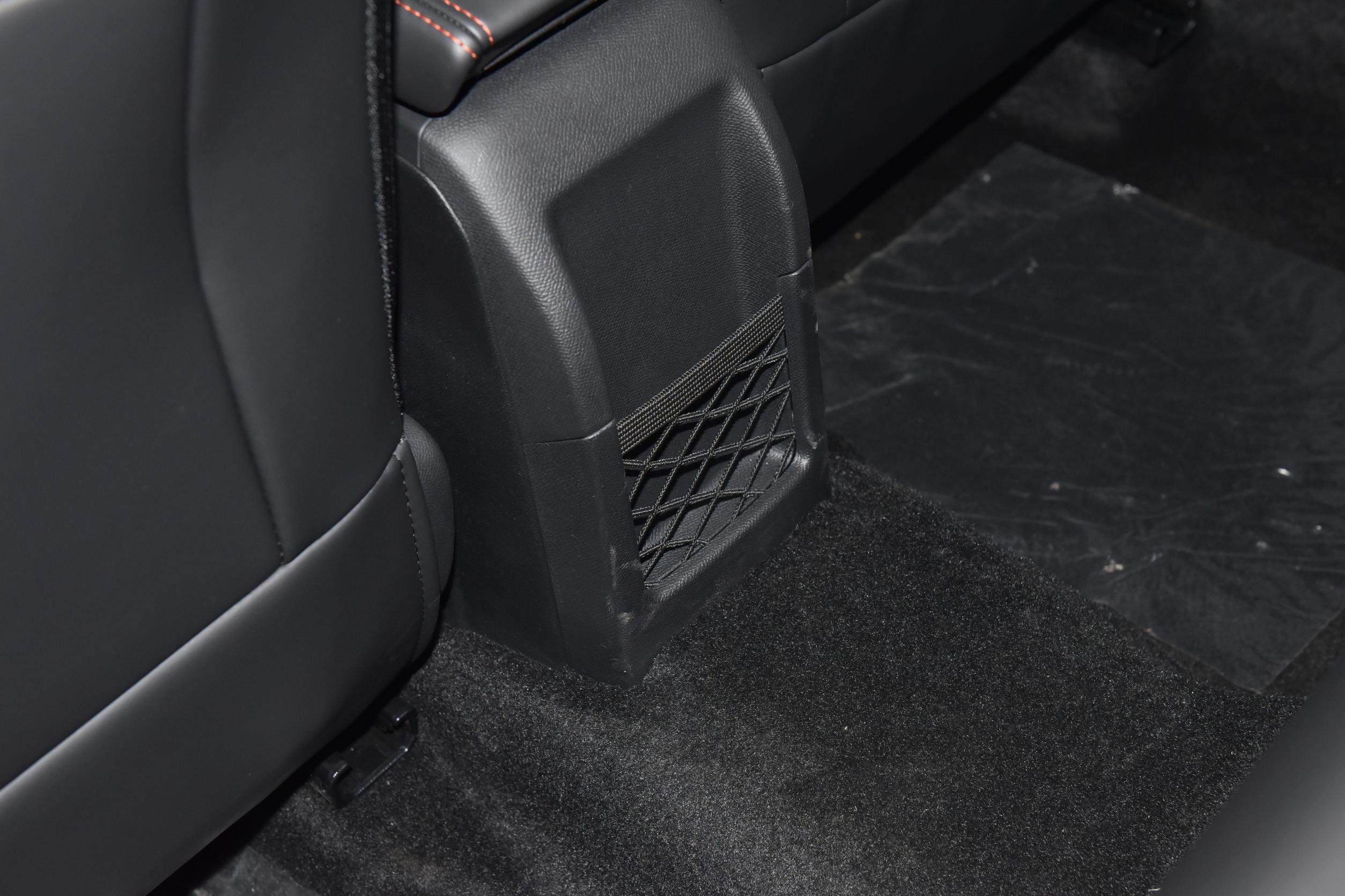 9.97万标致2008试驾,标致2008底盘16款