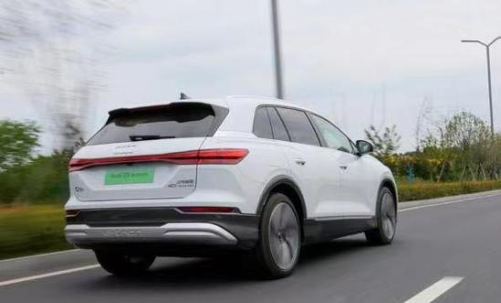 新款4轮电动车测试,上汽奥迪全新