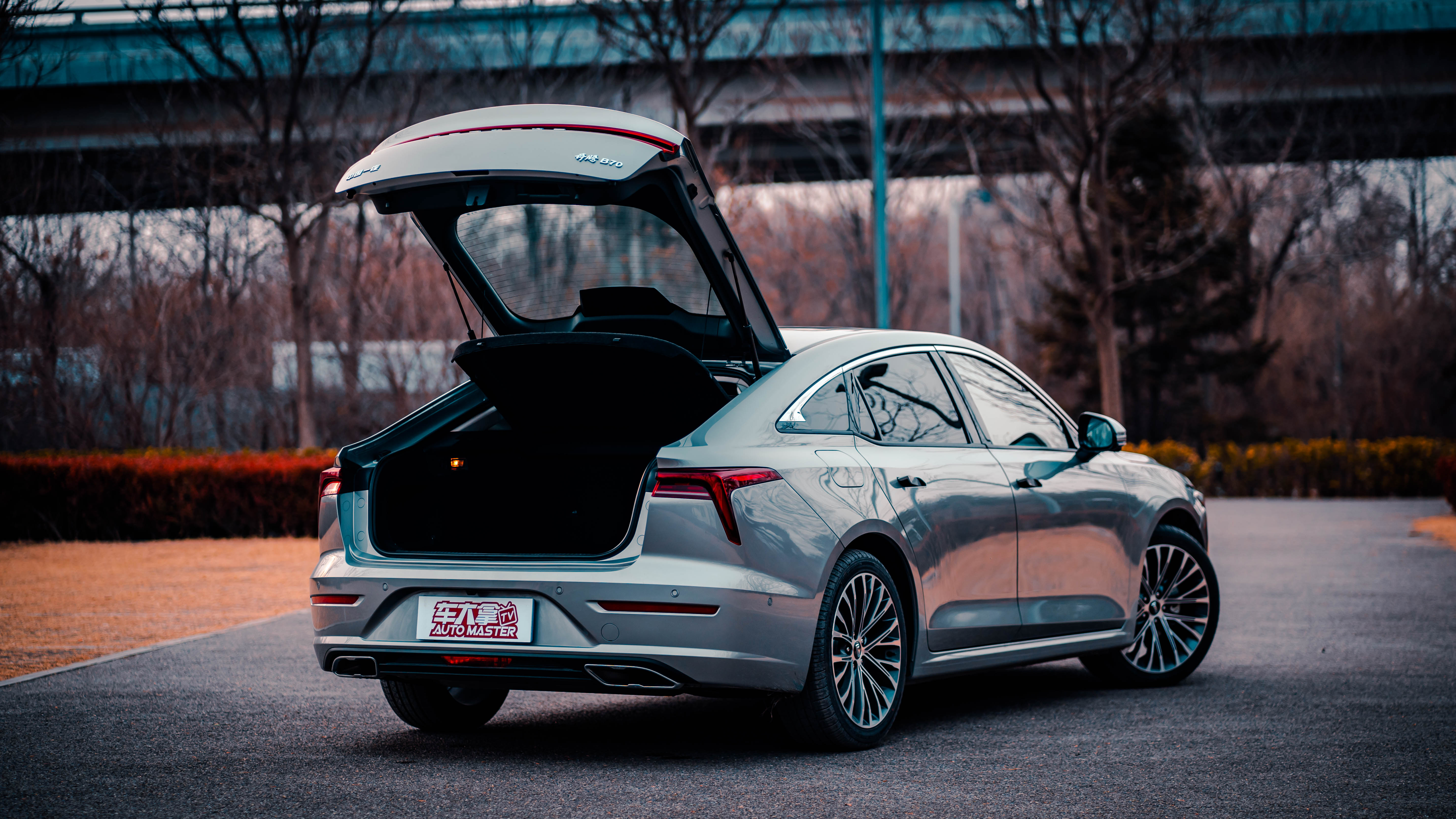 奔腾b701.5和奔腾2.0外观区别,15年的奔腾b50和奔腾b70哪个好