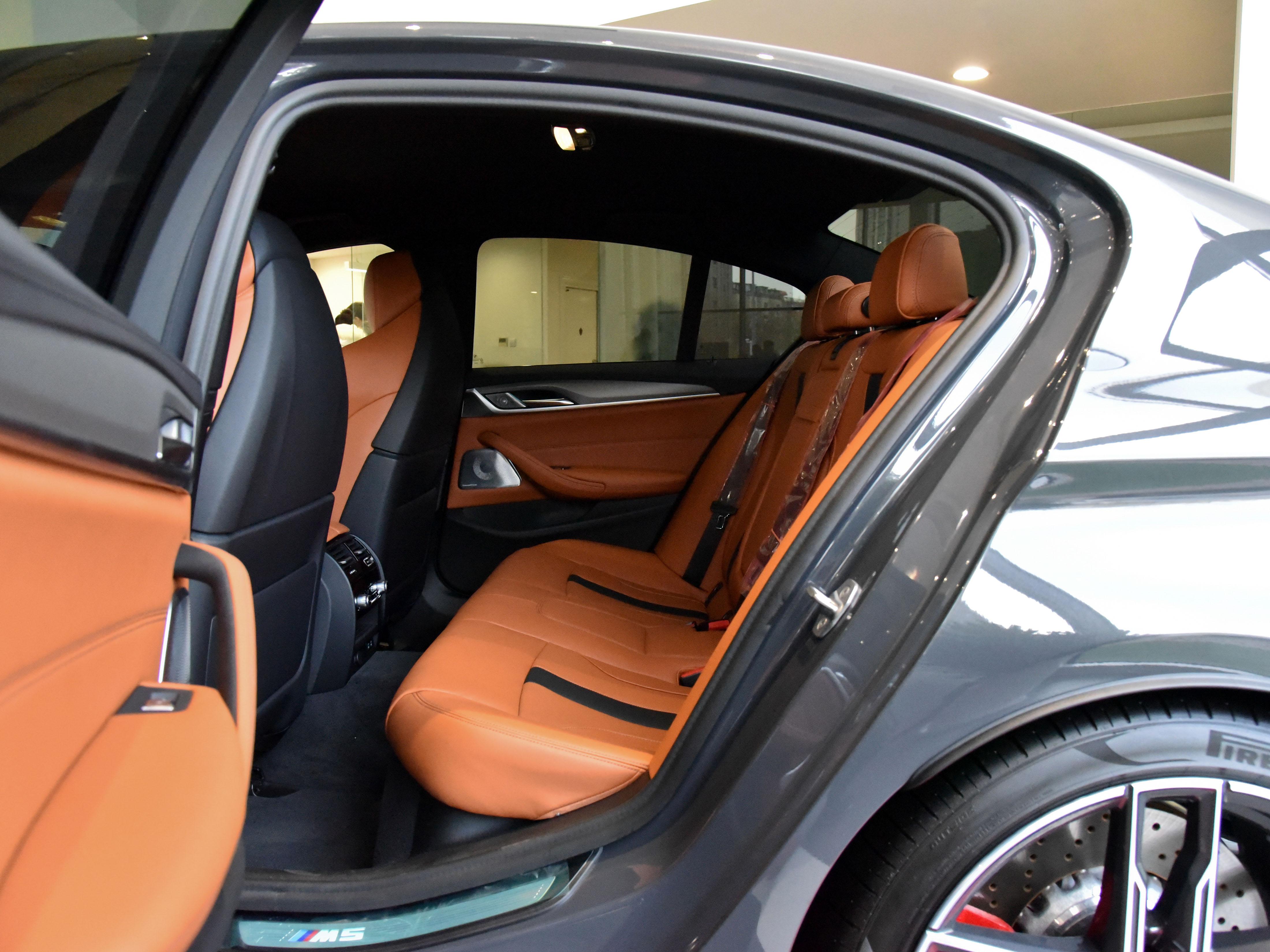 宝马m5pk各种神车,宝马开四驱