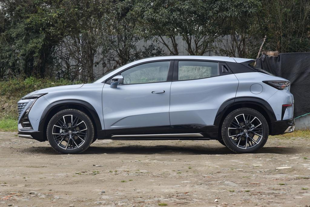 第二代长安uni-t值得买吗,长安第二代unit白色