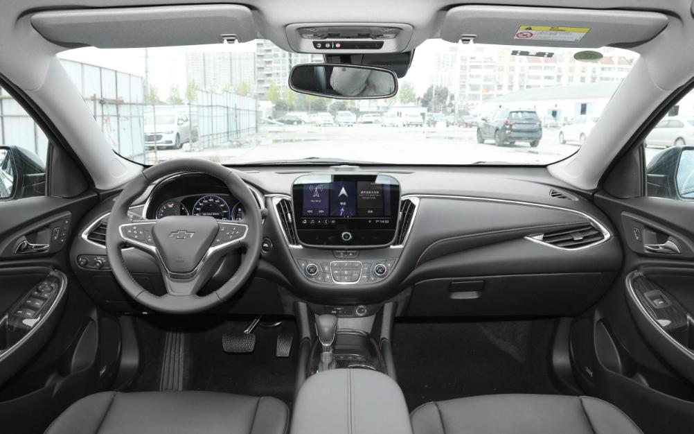 20万左右公认最好的运动轿车,9到13万最适合年轻人的运动家轿