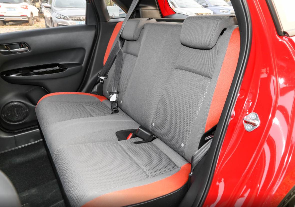 皆是小型两厢家轿本田飞度VSLIFE，到底该怎么选？