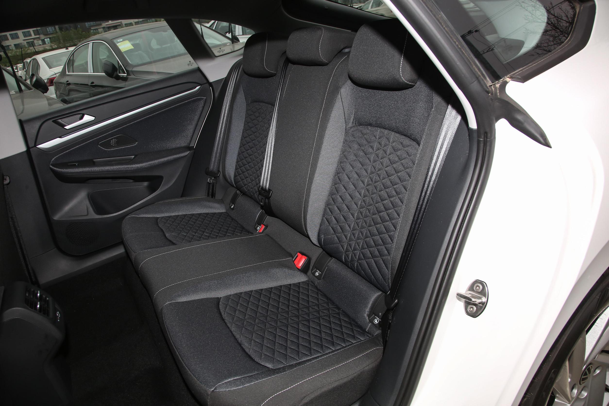 凌渡入门级是什么配置,大众凌渡l热辣版2022款分期落地价