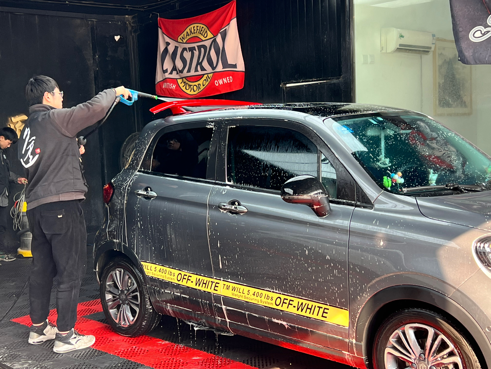 零跑T03十万以内稳带皇冠日常出行无忧用车成本降低