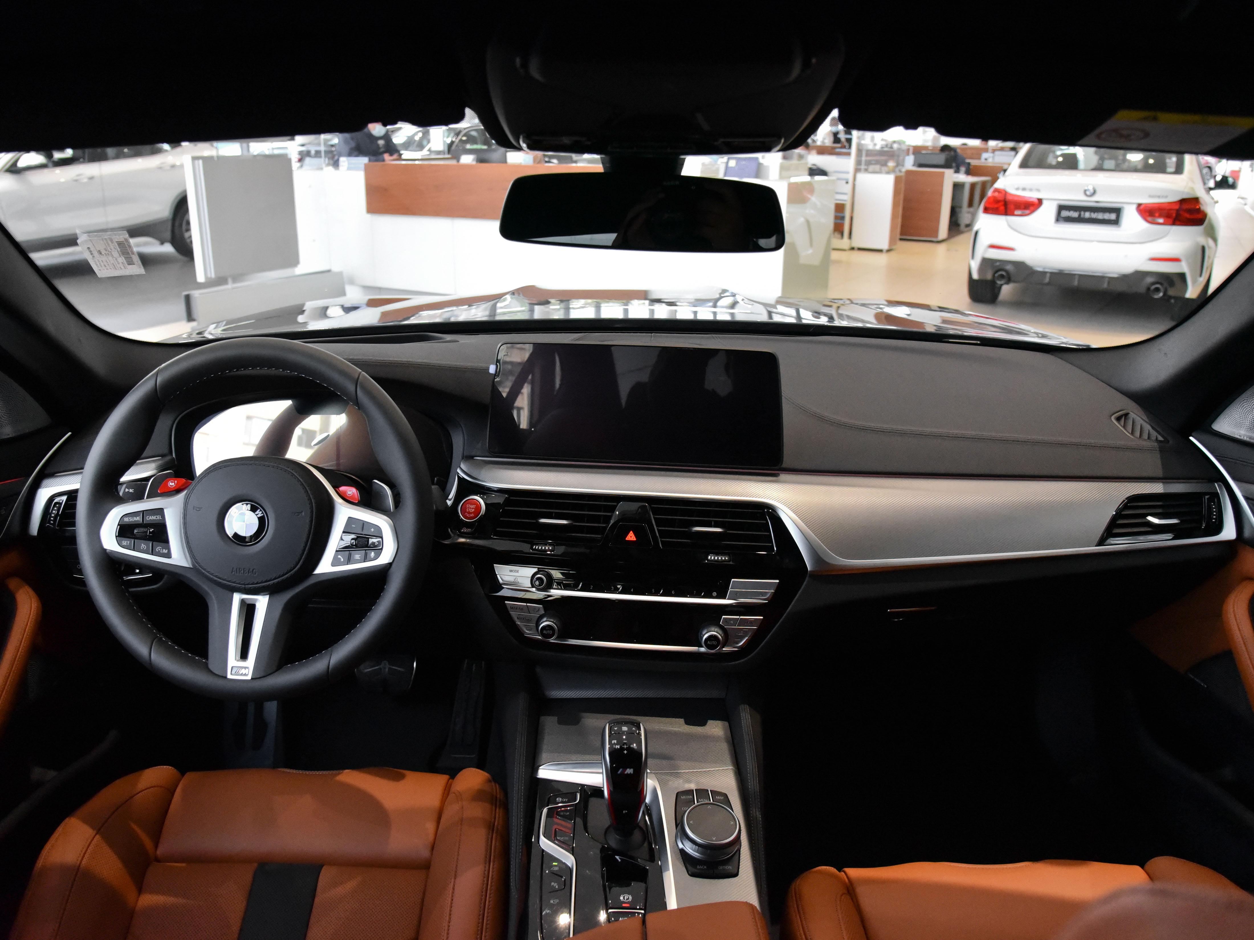 宝马m5pk各种神车,宝马开四驱