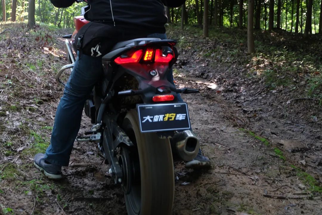 进步很大但是仍然任重道远,进步明显继续努力