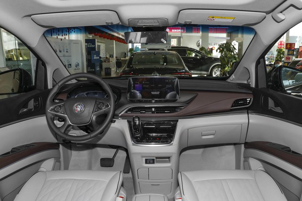 别克gl8大屏幕显示车辆信息,别克gl8大屏幕面板怎么拆卸