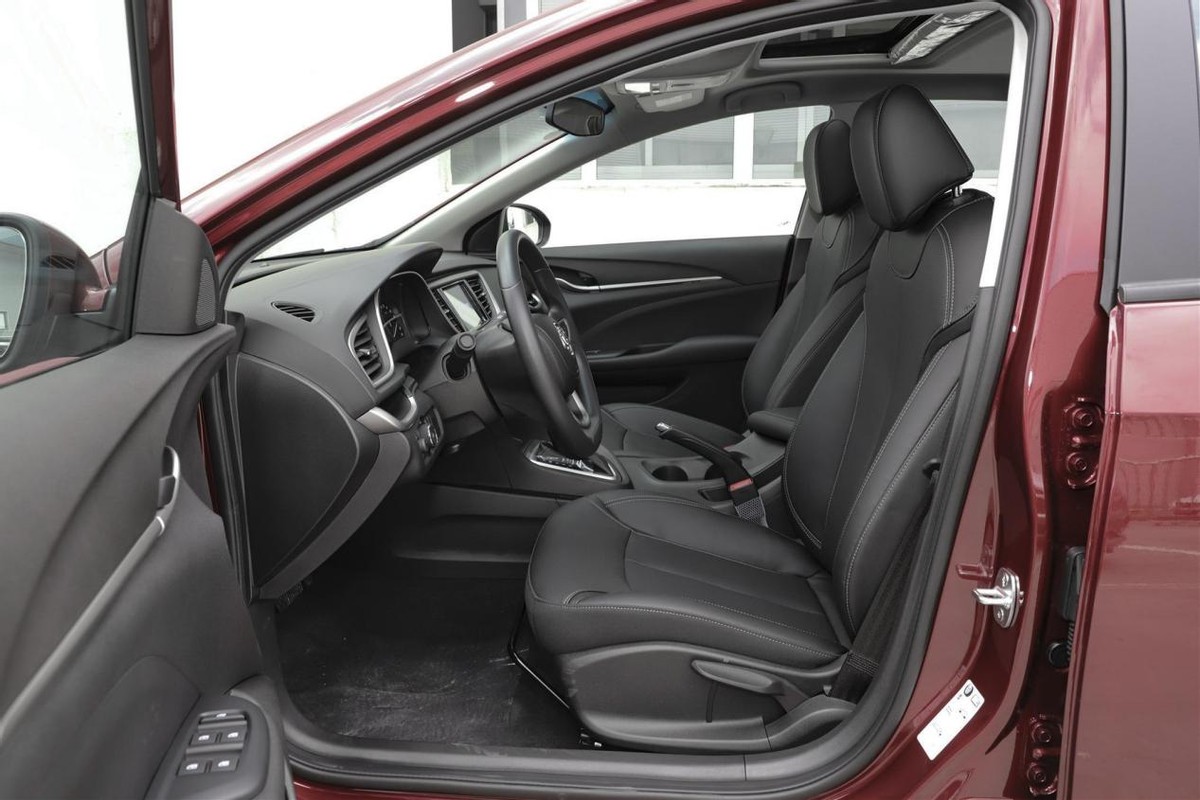 百公里油耗5.9L，配1.5L+6AT，前后独立悬挂，英朗的性价比如何？