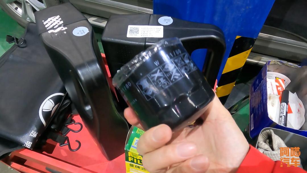 去修车店修车哪些零件容易被换,去维修店修车会换零件吗