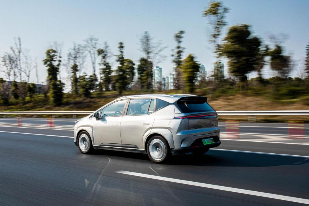 合创z03对比aiony如何选择,合创z03和aiony有什么区别