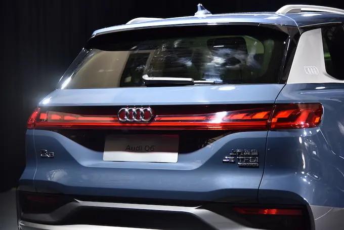 奥迪q62023燃油款落地多少钱,奥迪q6对比奥迪q7