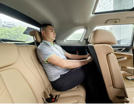 蓝电e5混动最低配评测,蓝电e5高速试驾评测