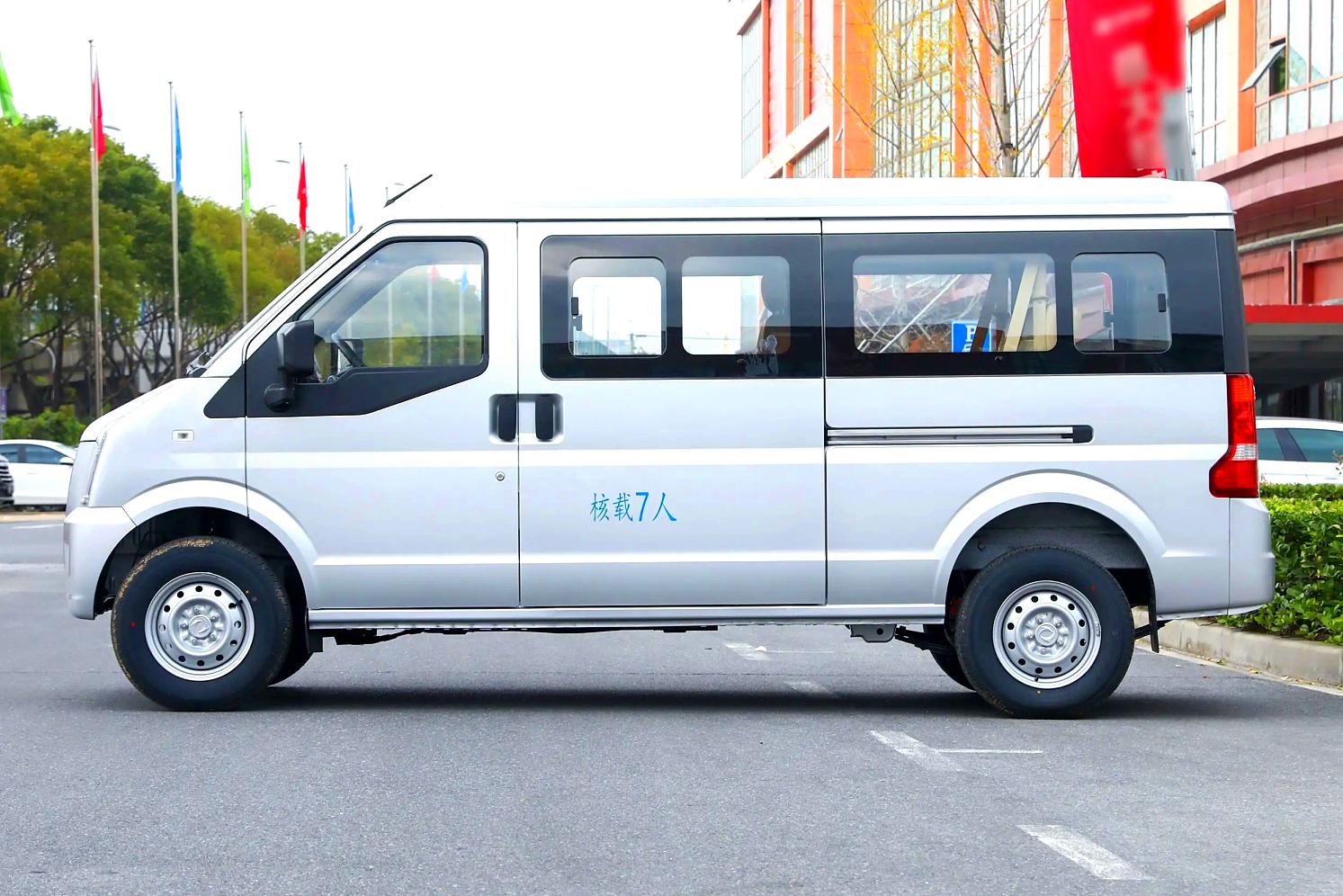 东风小康1.3排量的面包车多少钱,东风小康面包车一厢车