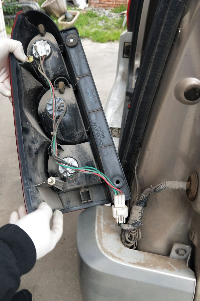 五菱荣光倒车雷达多少钱,五菱荣光小卡倒车雷达