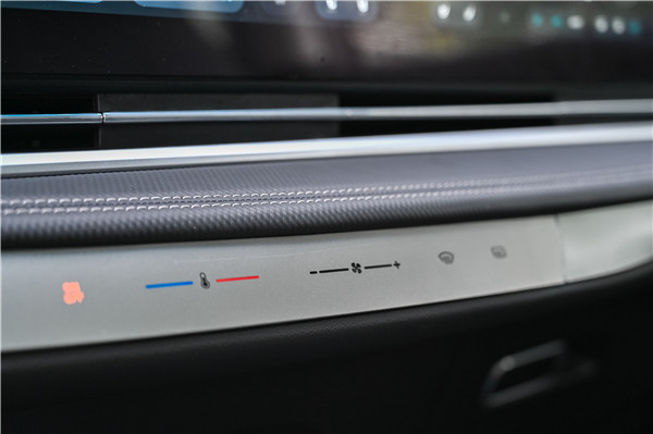 上汽大通g90体验试驾,上汽大通g90高顶七座视频