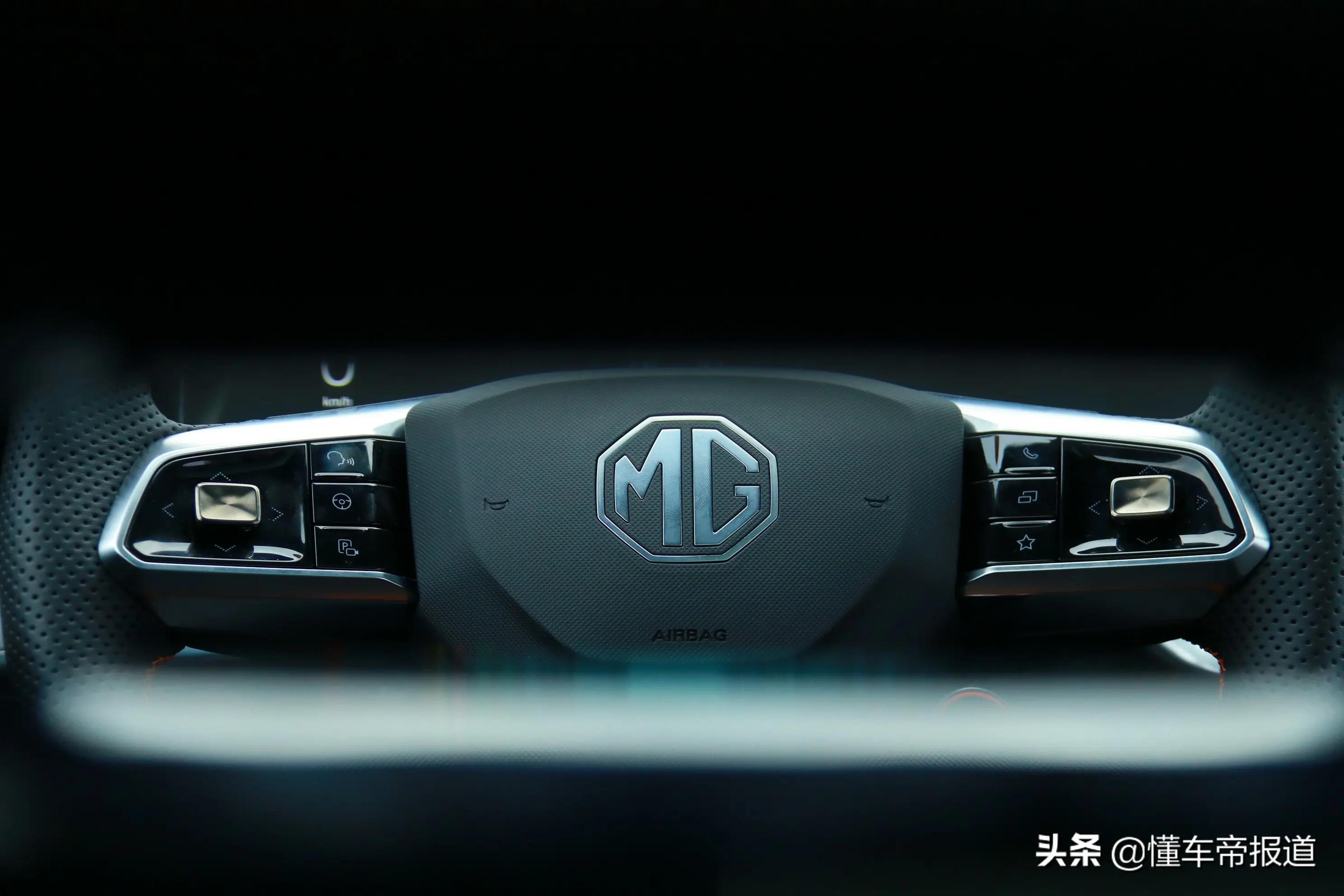 名爵mgone试驾视频,名爵MGone试驾