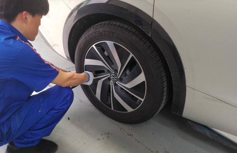 大众威然手动保养提示,大众威然新车保养免费几次