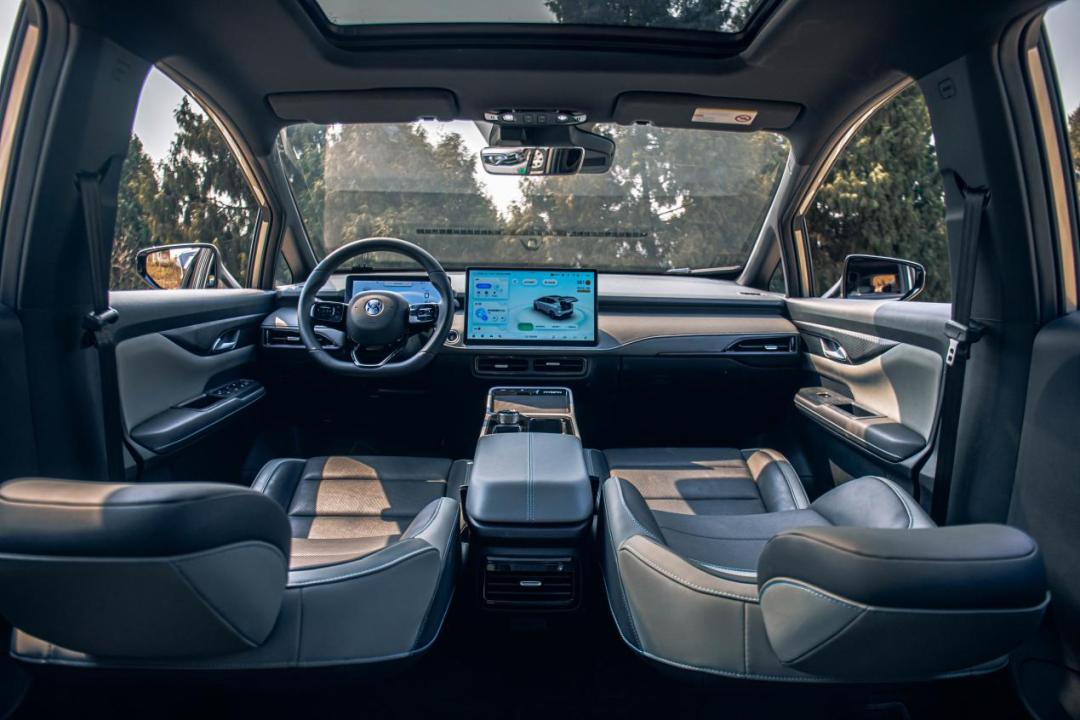 合创z03对比aiony如何选择,合创z03和aiony有什么区别