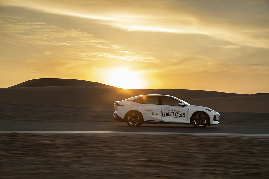 深蓝sl03纯电和model3怎么选,深蓝sl03和新款model3