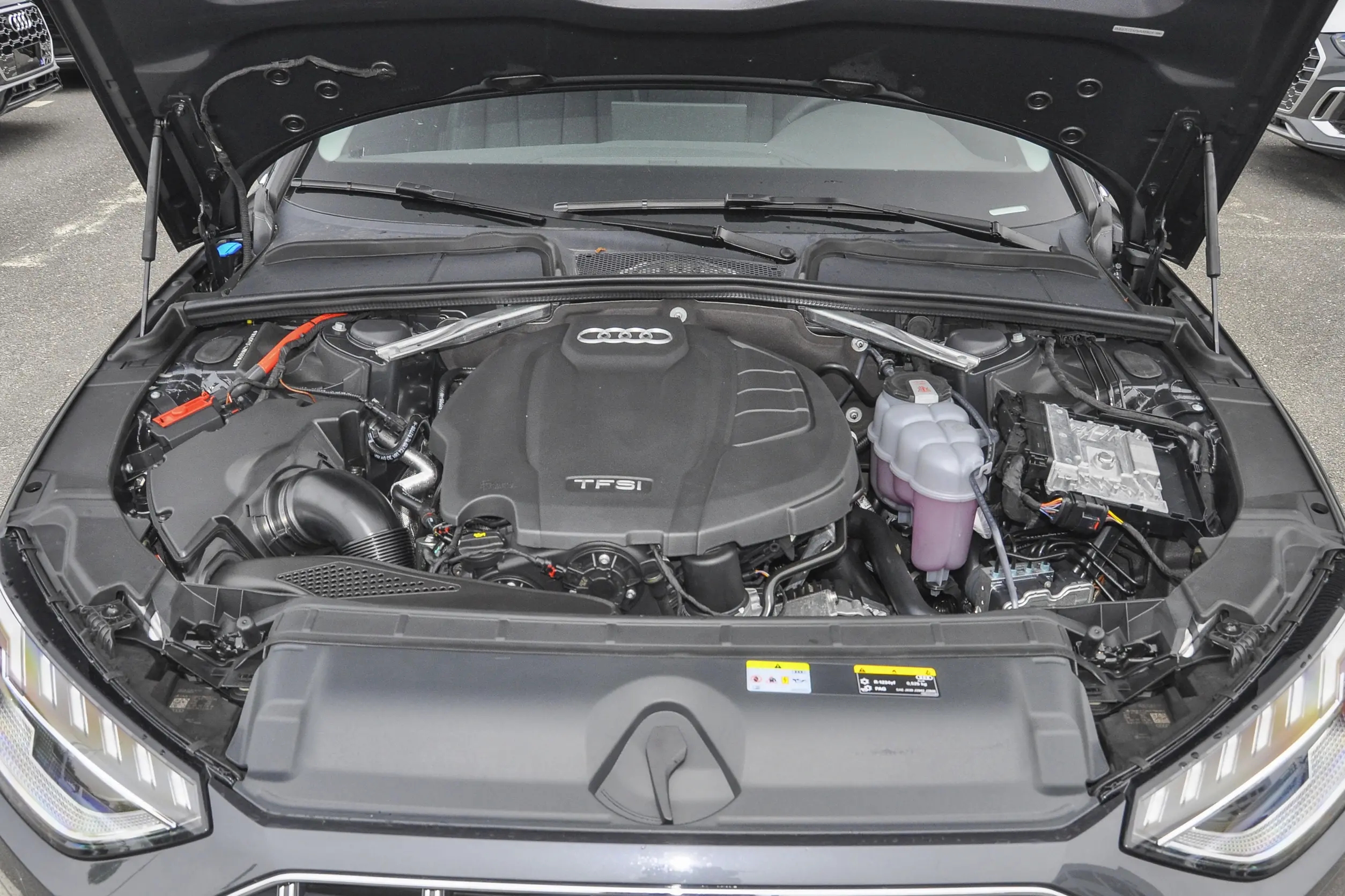 沃尔沃v60和奥迪a4旅行车哪个好,奥迪a4旅行车avant落地价