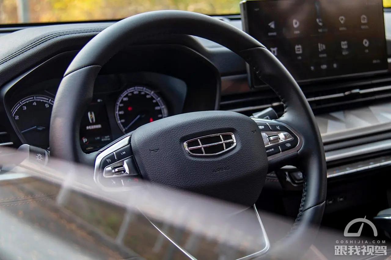 吉利远景X6Pro还值得购买吗,吉利远景x6pro对比长安cs55