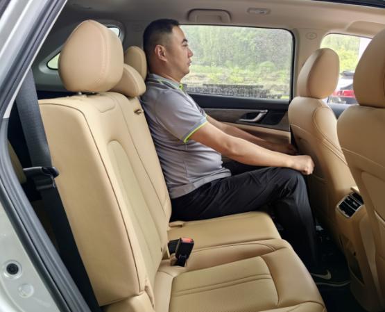 蓝电e5混动最低配评测,蓝电e5高速试驾评测