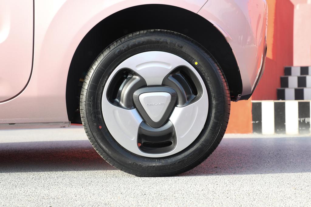 成都吉利熊猫mini多少钱,全款两万的熊猫mini