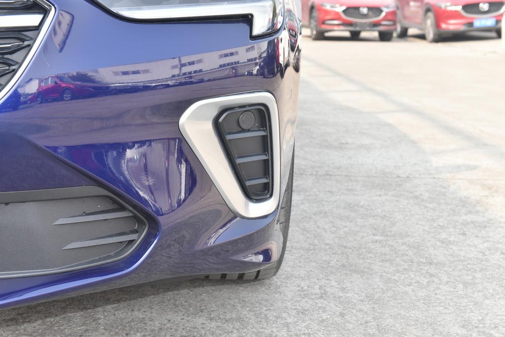 君威进气格栅两条杠,君威进气格栅主动开闭演示