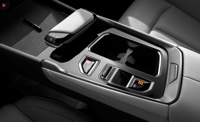 12.99万起售长安uni-v2.0t正式上市,长安第二代uni-t官图发布