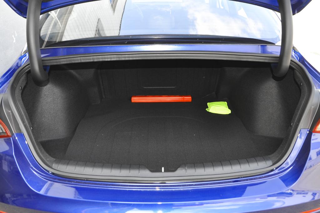 全新起亚k5深度测评,新起亚k5值得等么