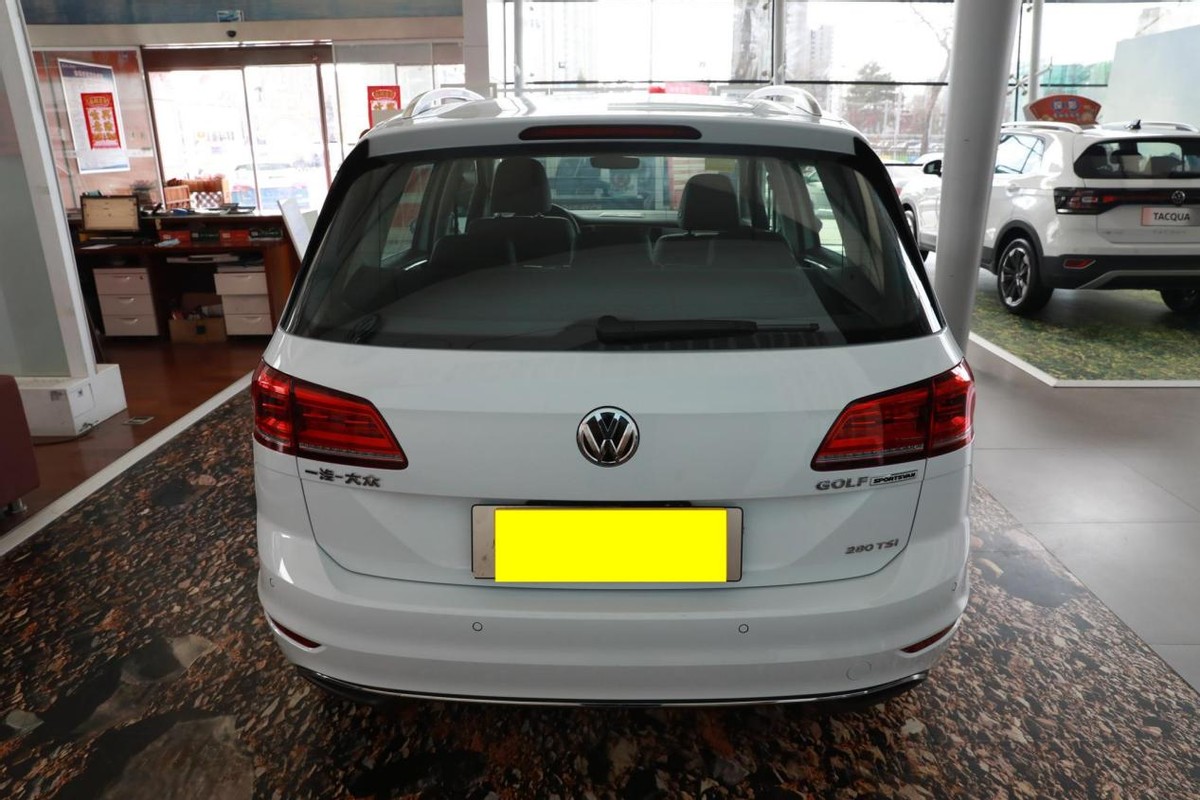 实拍高尔夫·嘉旅1.4T自动好奇型，卖16.48万，经济耐用家用不错