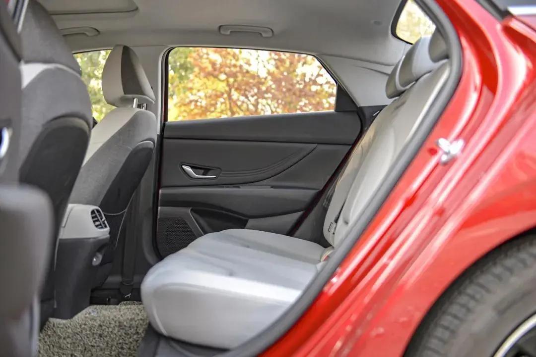 新一代伊兰特哪个配置最有性价比,传统代步新伊兰特试驾感受