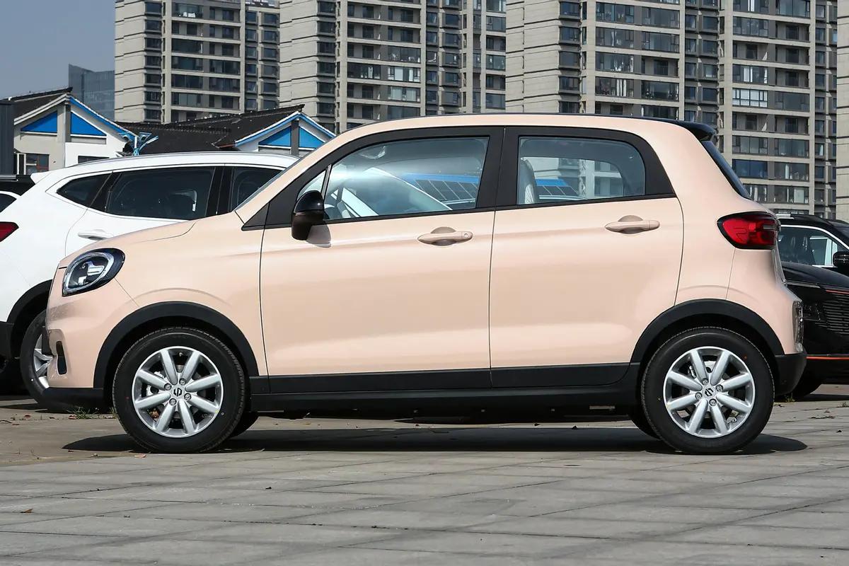 适合女生买的小型高颜值汽车,一款适合女生开的高颜值小型车