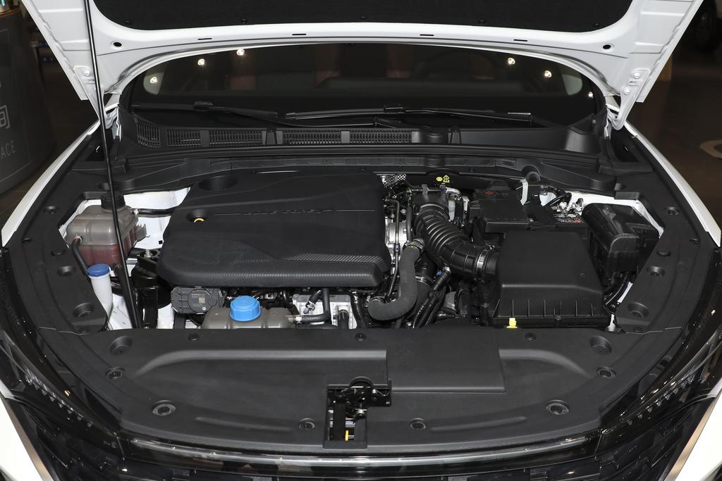 1.4T蓝鲸发动机，百公里油耗6.4L，长安逸动适合家用，价格亲民