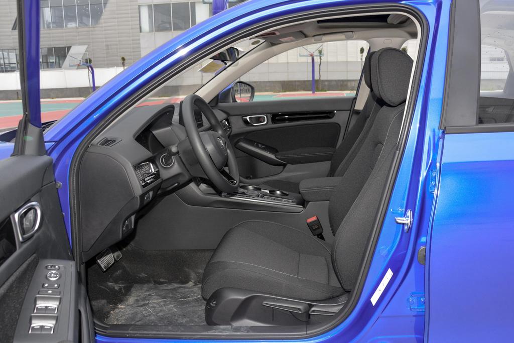 试乘试驾车18年思域,限时钜惠双仪店购思域直降15000元