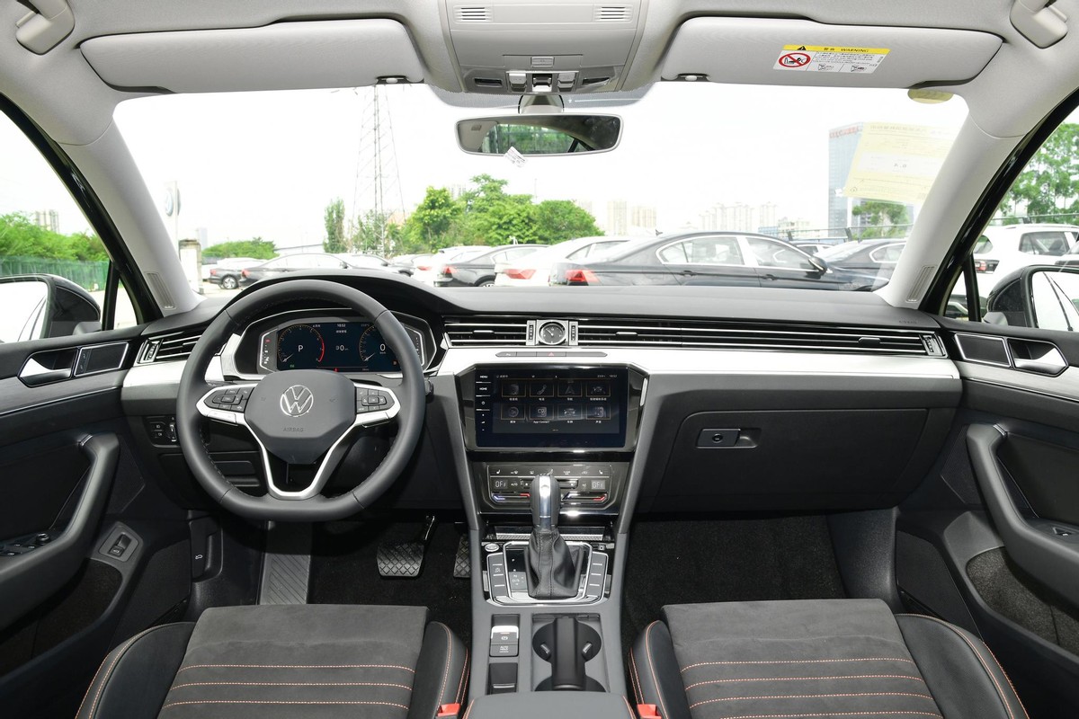 2023款迈腾380车身长度多少,迈腾380车长5米4